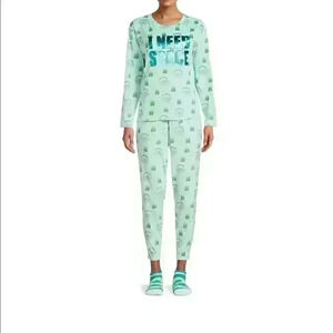 NWT Cute Star Wars Pajama Set Plus Comfy Lounging Socks!